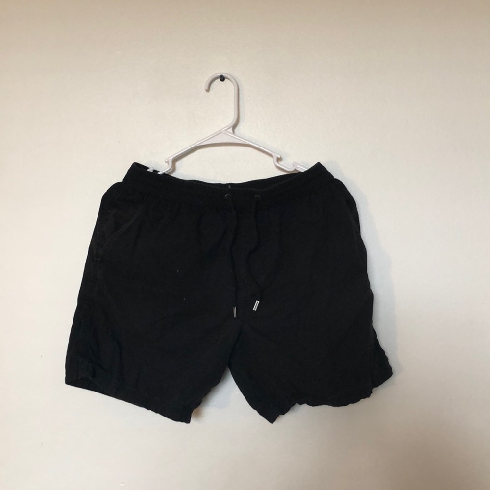 Short black hybrid shorts